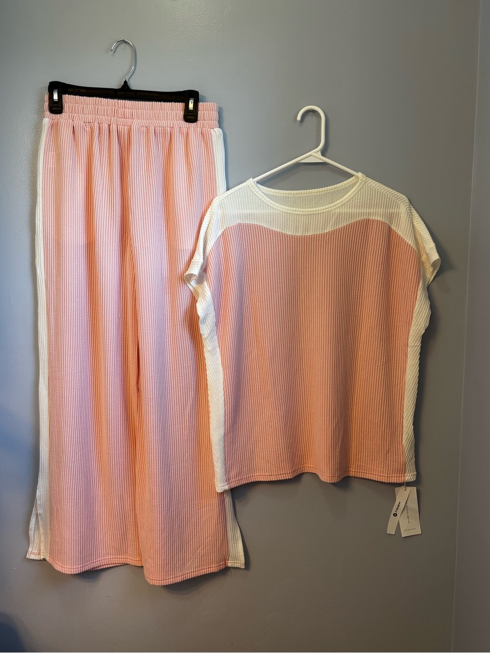 Fisoew Women's Ribbed Two-Piece Outfit  Sz M. NWT